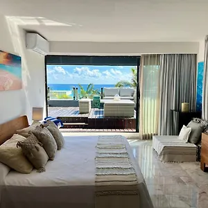 https://xcanan-loft.quintano-roohotels.com